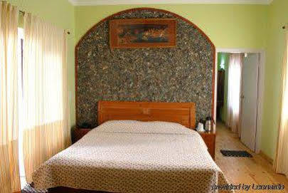 Clarks Inn Binsar Luaran gambar